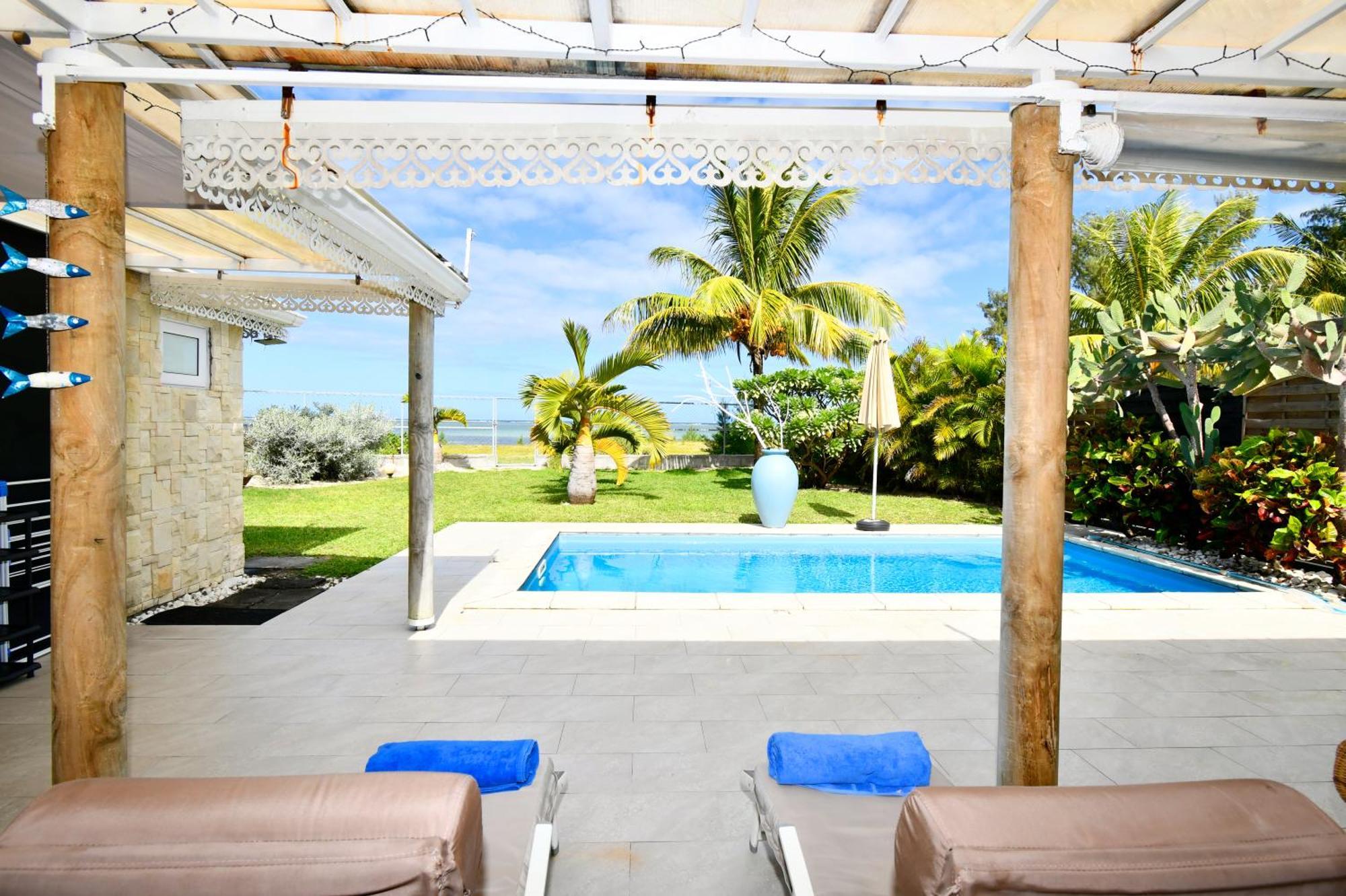 Chalet Kestrel With Pool On The Beach Riambel Экстерьер фото