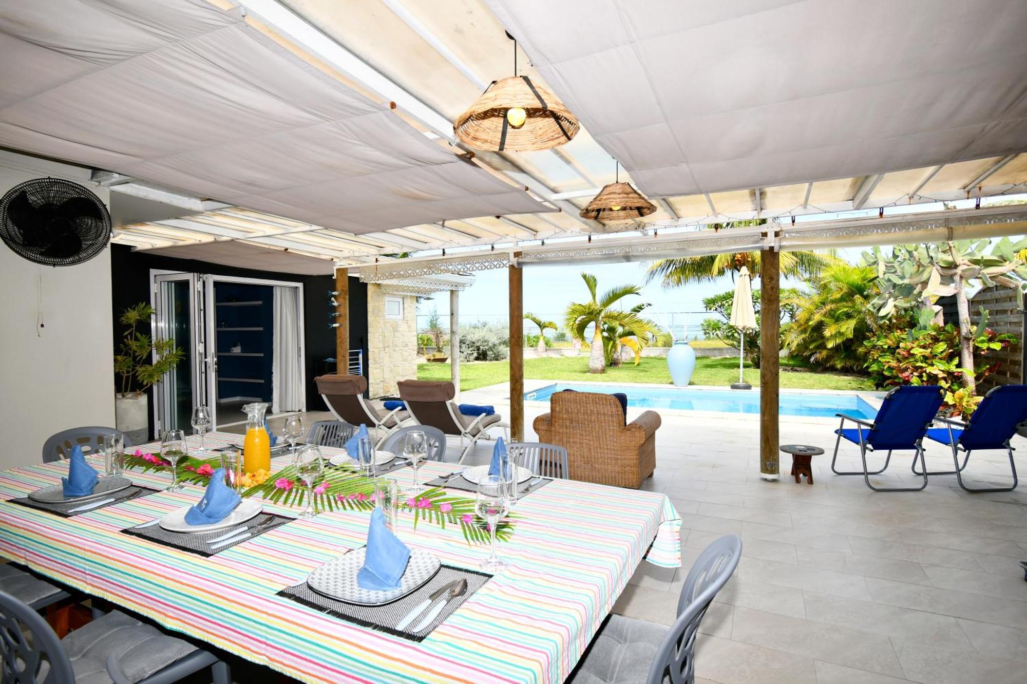 Chalet Kestrel With Pool On The Beach Riambel Экстерьер фото