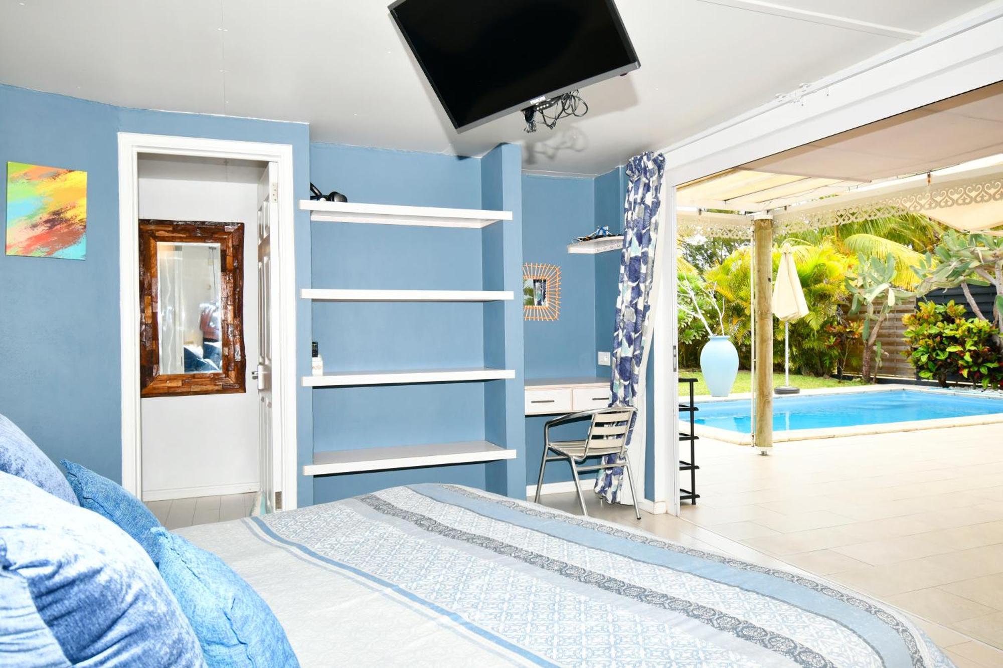 Chalet Kestrel With Pool On The Beach Riambel Экстерьер фото